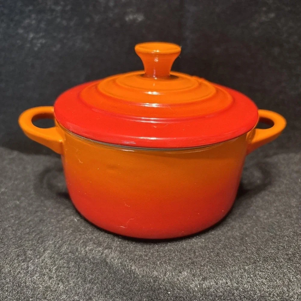 Le Creuset MINI ROUND COCOTTE 8oz Stoneware Volcanic Orange Cookware No 0835
